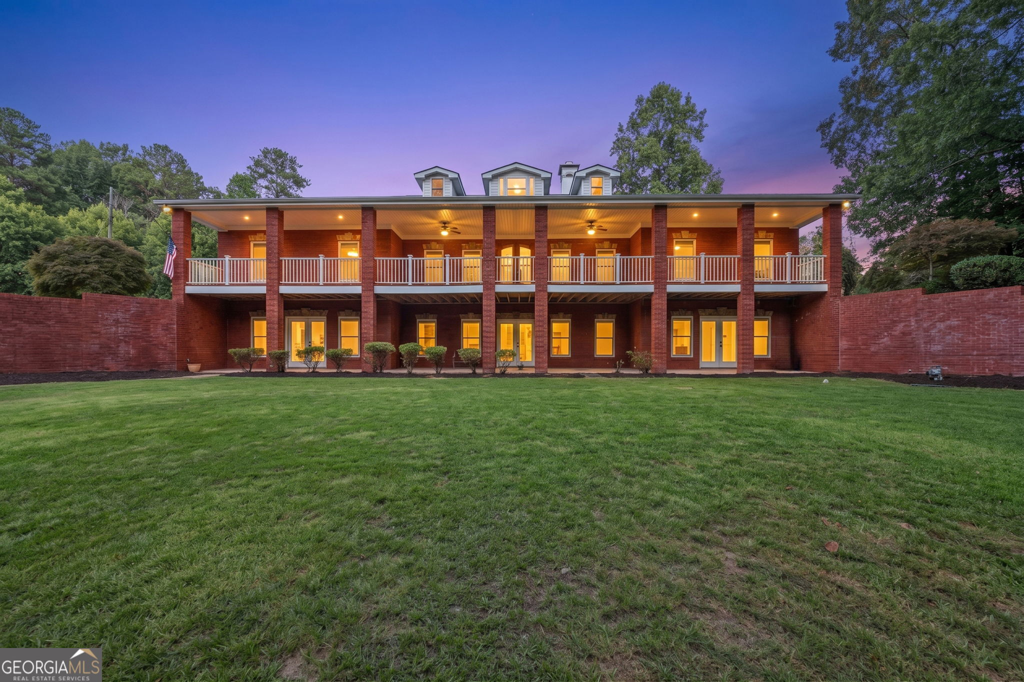 7180 Westray Road Property Photo 1