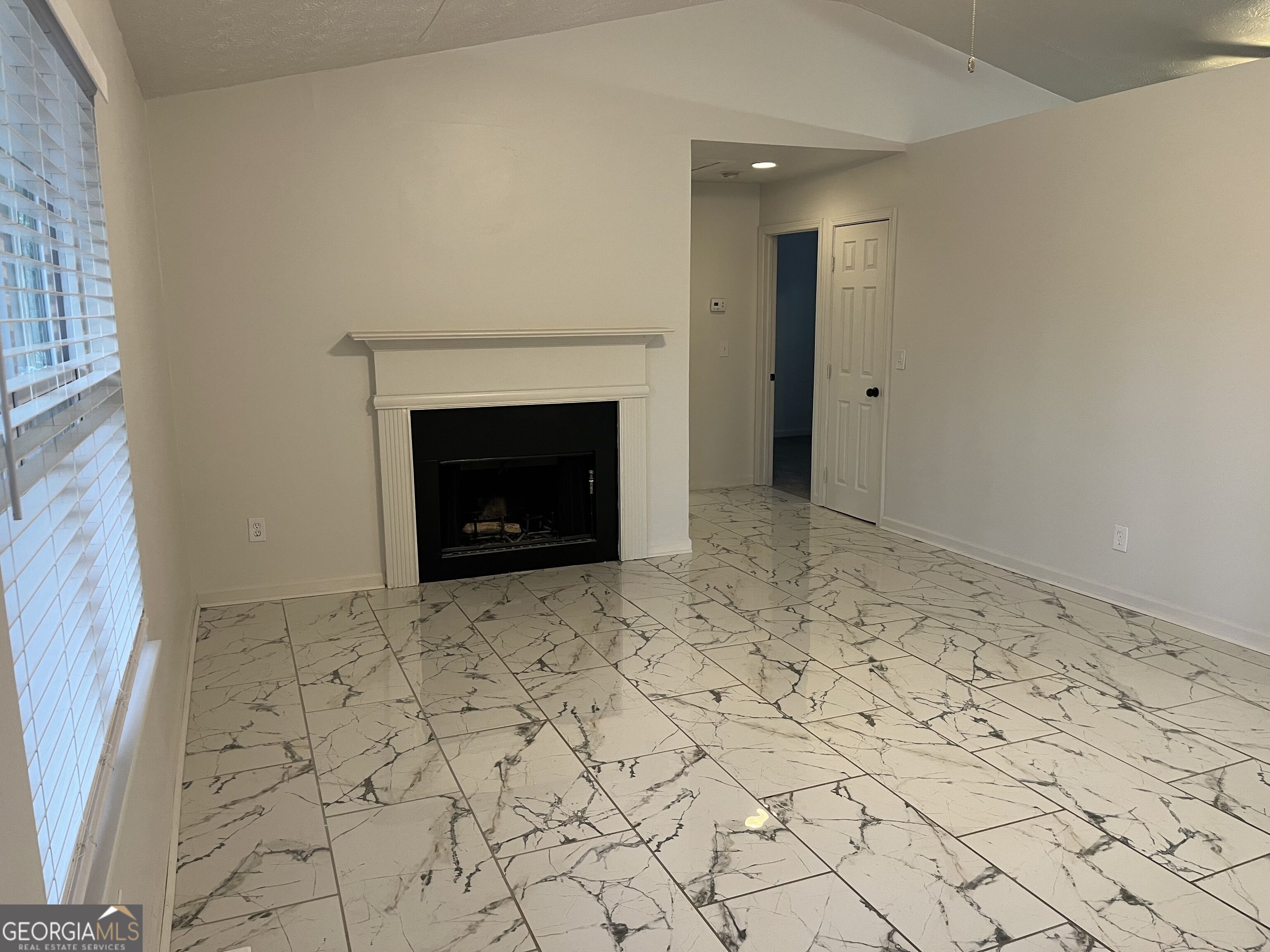 507 Lakeshore Drive Property Photo 3