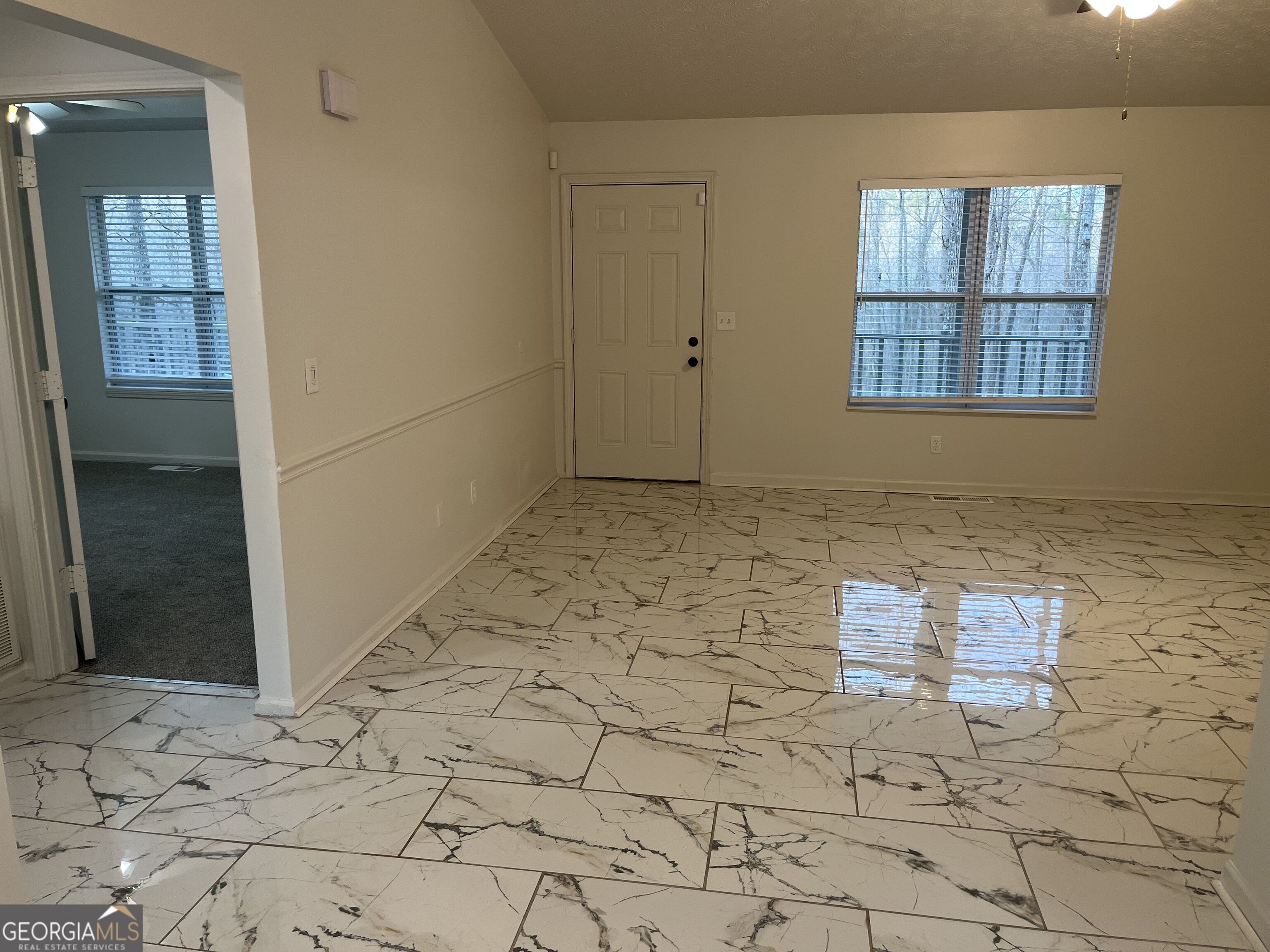 507 Lakeshore Drive Property Photo 4