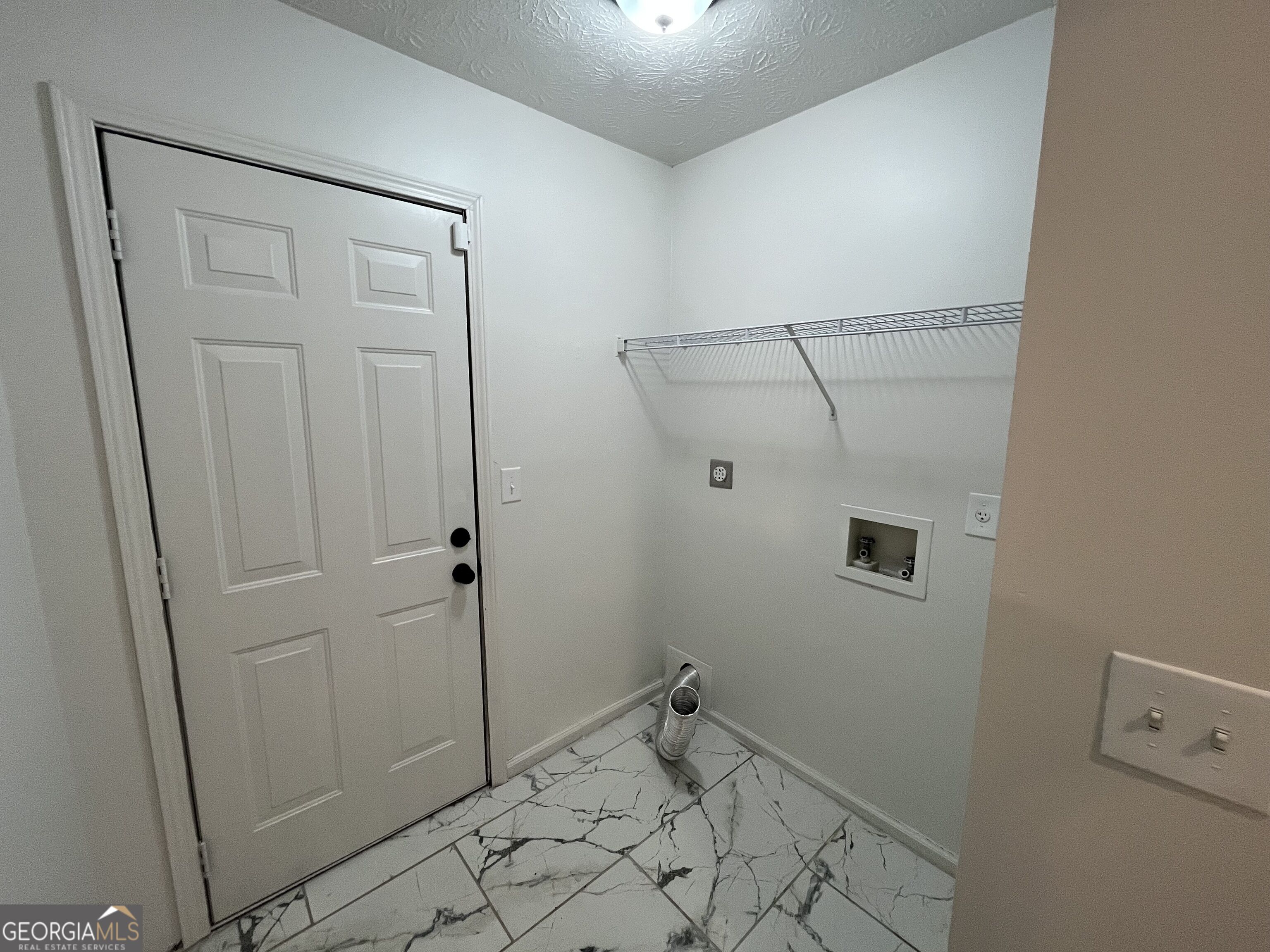507 Lakeshore Drive Property Photo 7