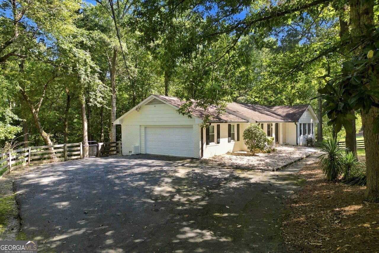 1770 Redd Road Property Photo 4