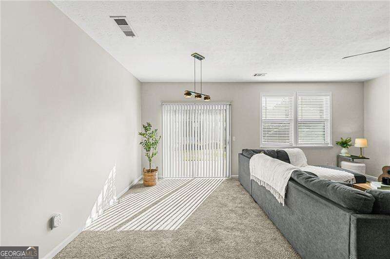 302 Oak Leaf Place Property Photo 7