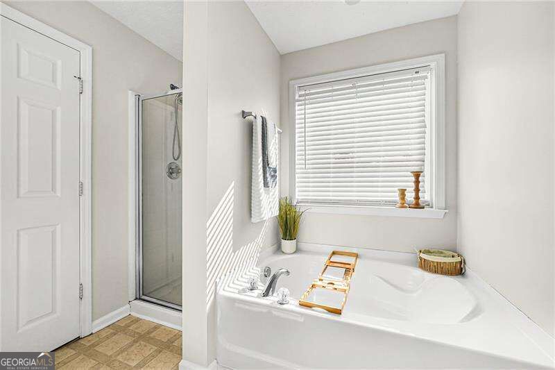 302 Oak Leaf Place Property Photo 10