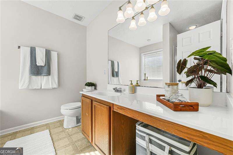 302 Oak Leaf Place Property Photo 11