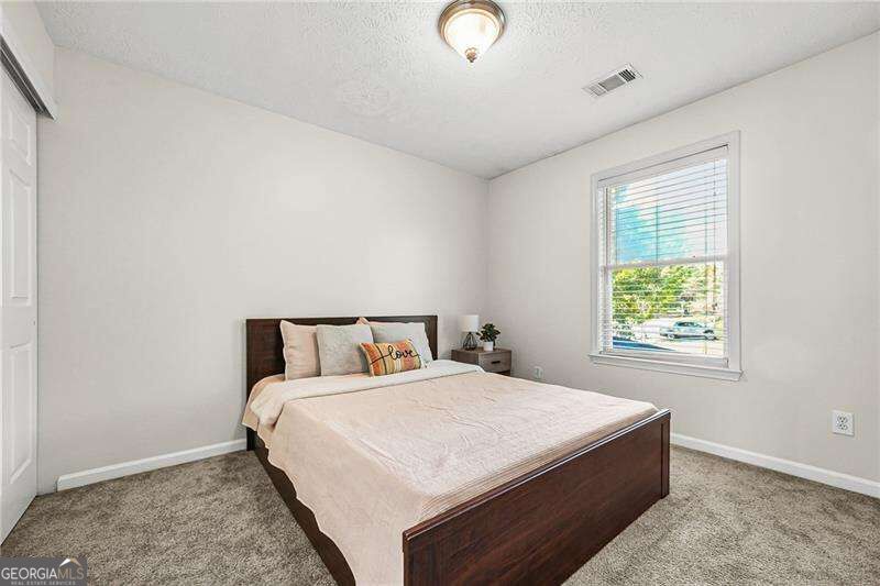 302 Oak Leaf Place Property Photo 13