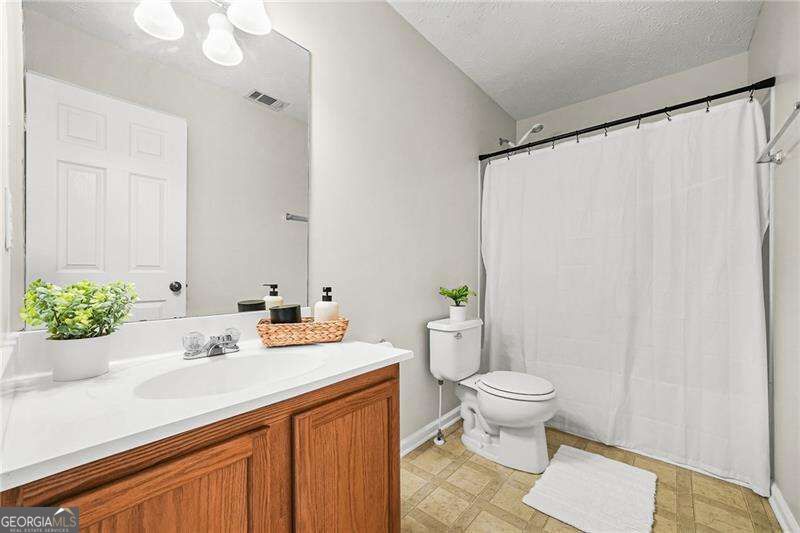 302 Oak Leaf Place Property Photo 14