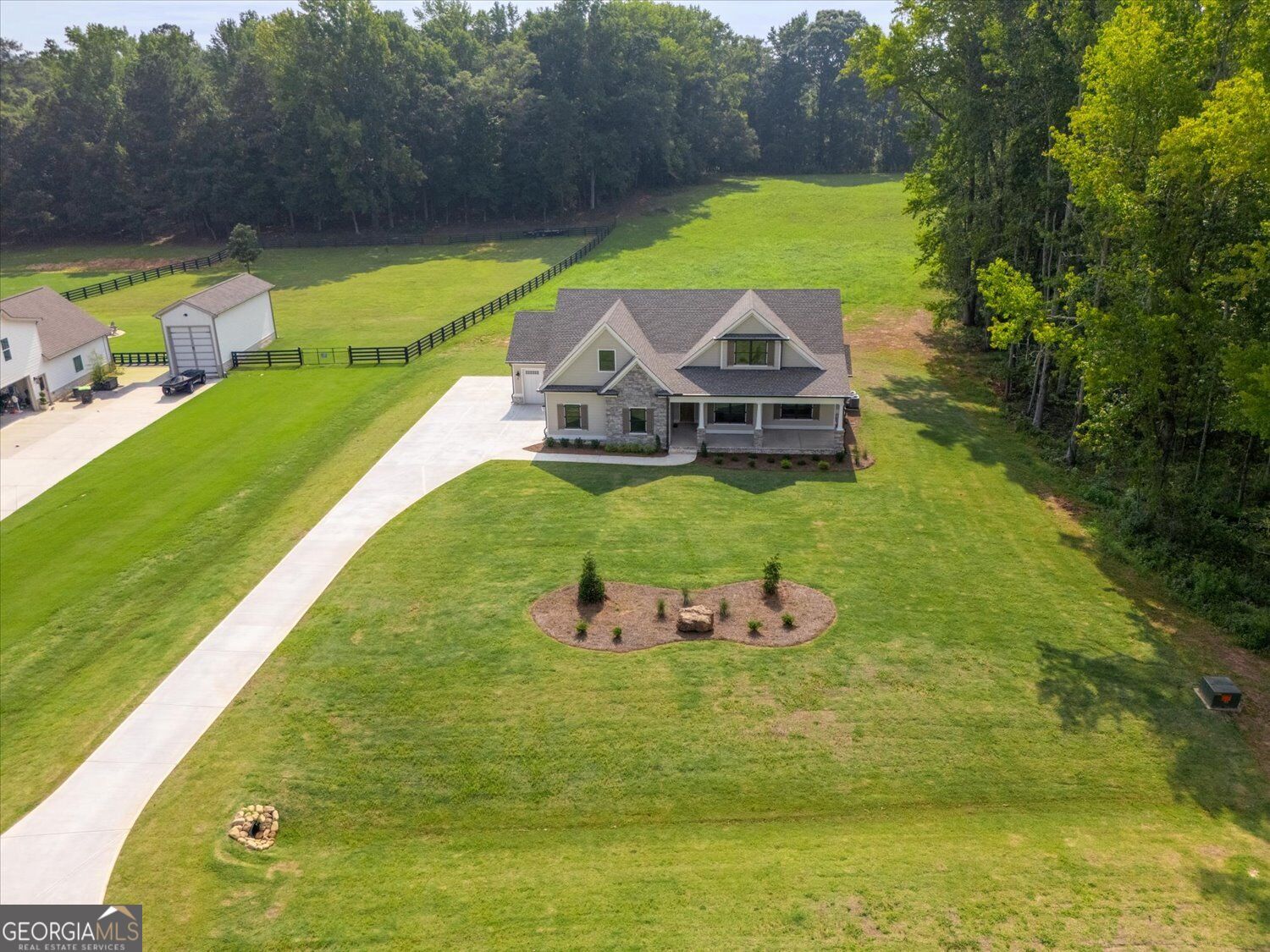 947 Lake Varner Drive Property Photo 4