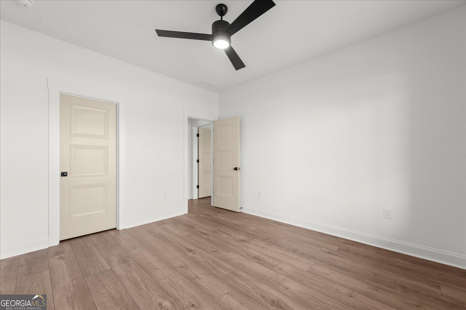 947 Lake Varner Drive Property Photo 16