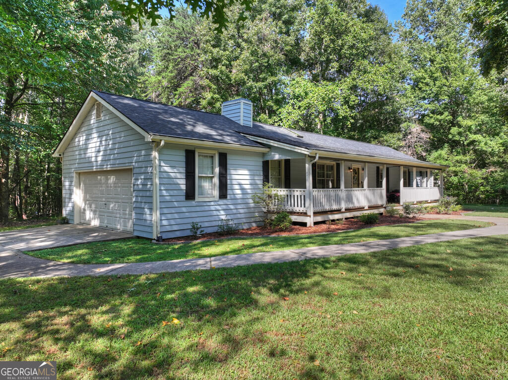 46 White Oak Drive Property Photo 2