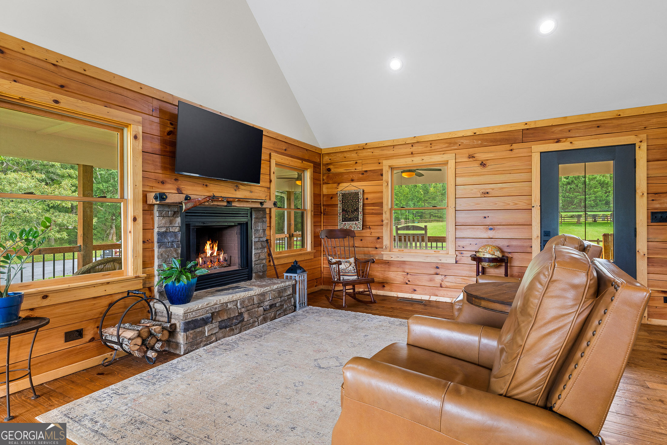 135 Mountain Ridge Drive Property Photo 8