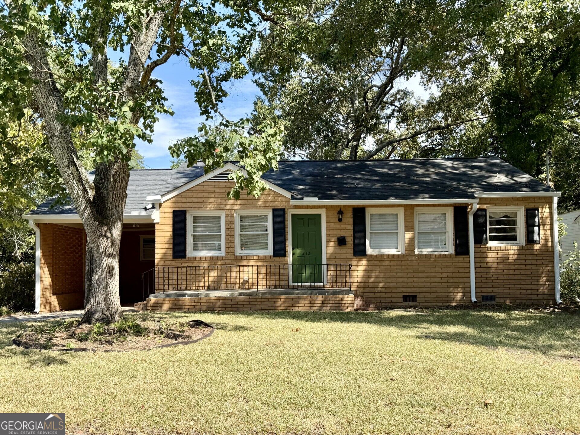 210 Oakhaven Avenue Property Photo 1