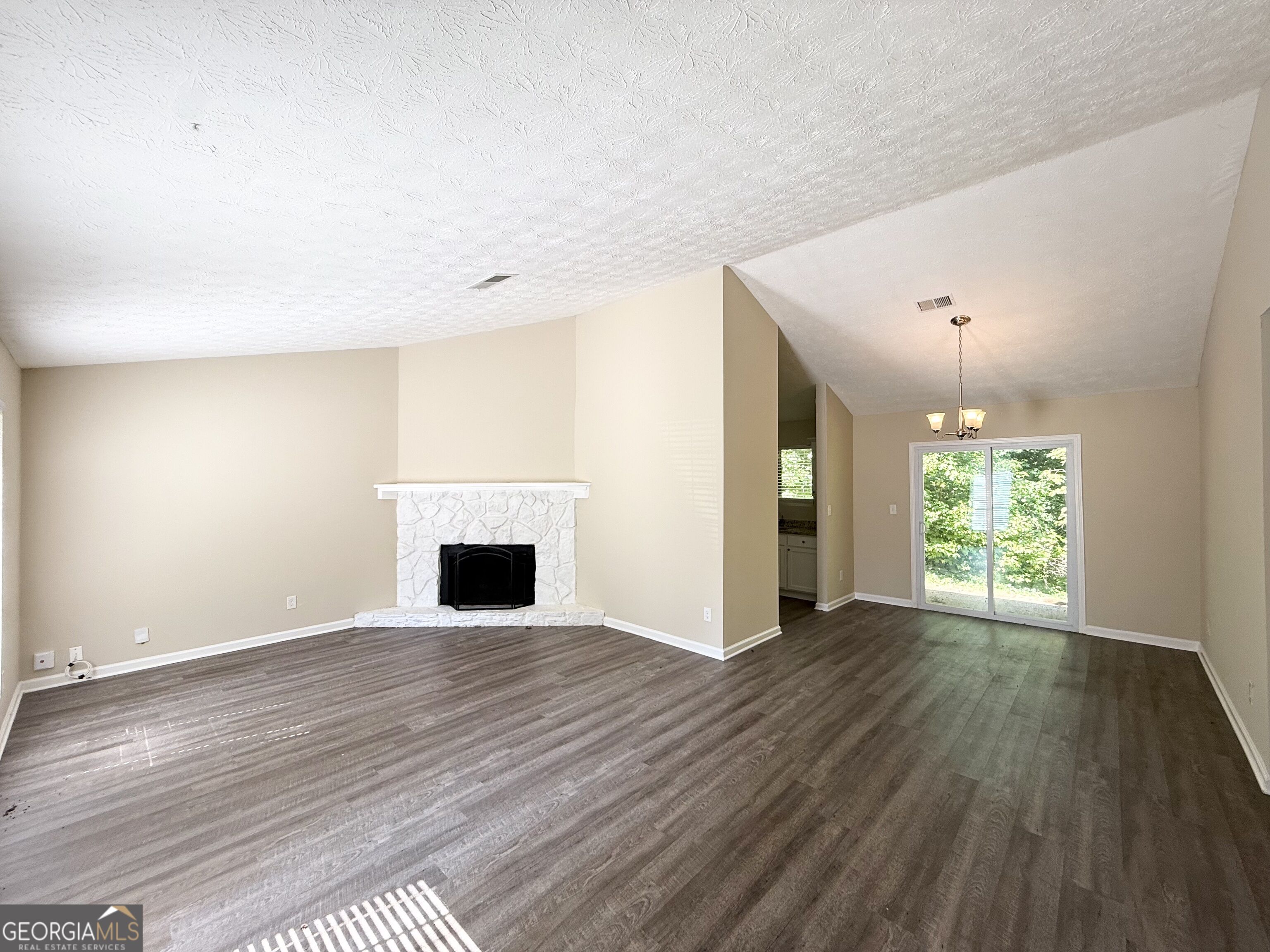5112 Huxley Road Property Photo 3