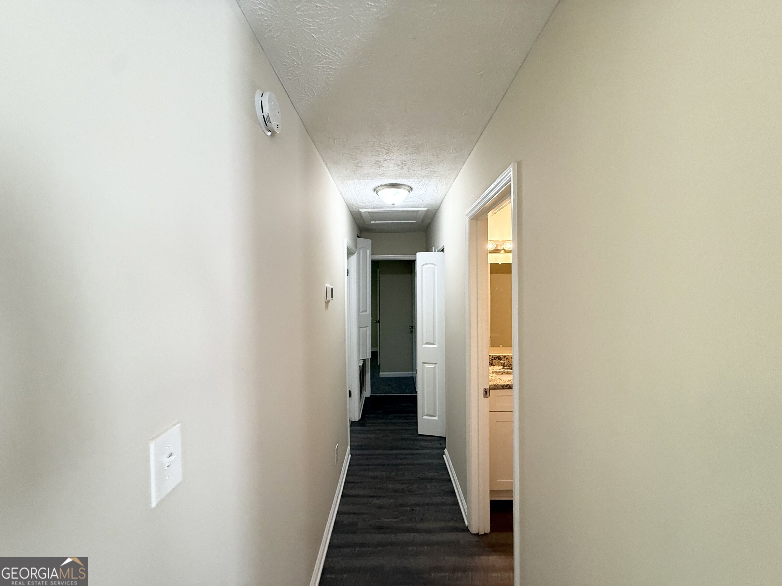 5112 Huxley Road Property Photo 6