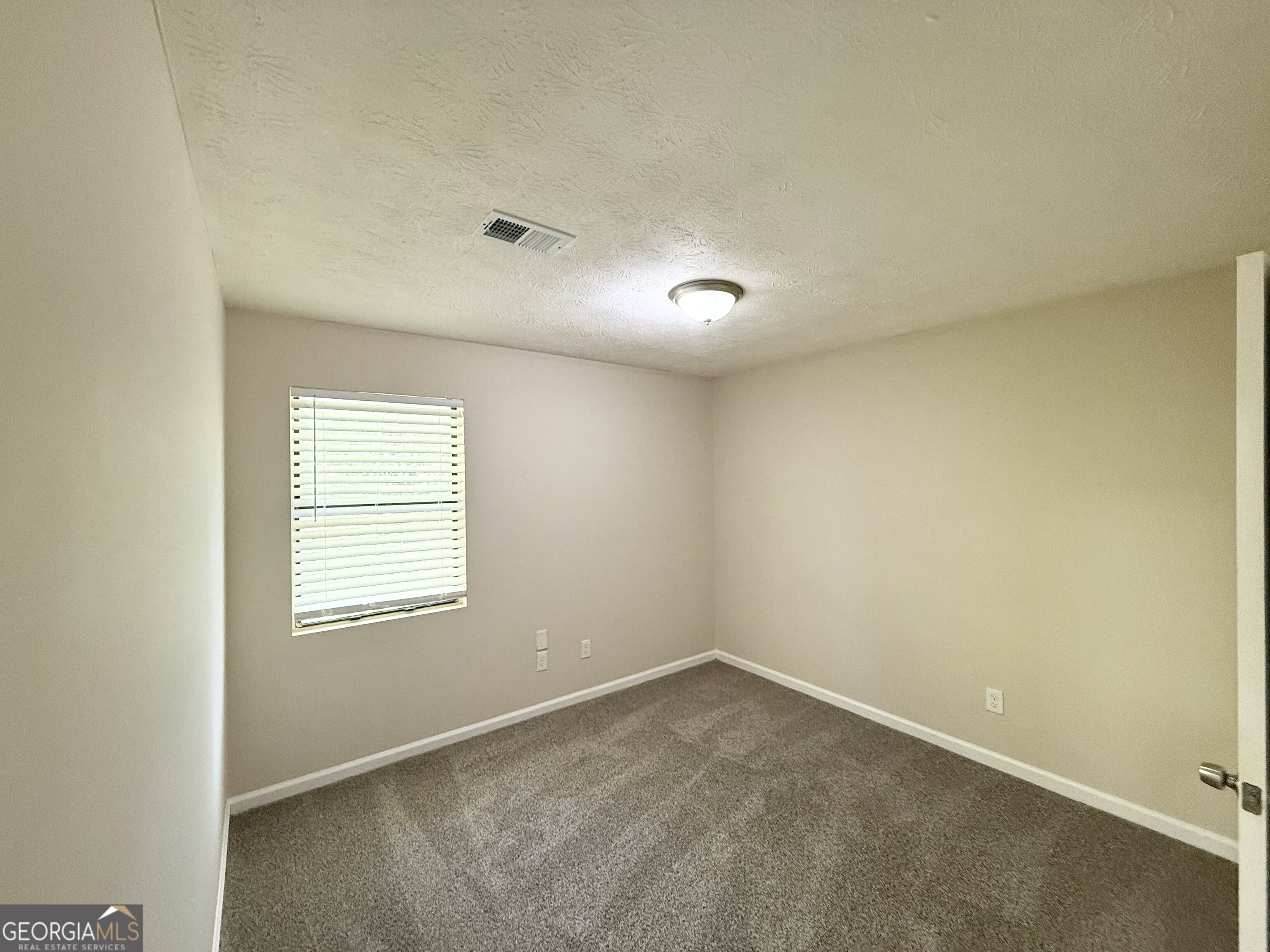 5112 Huxley Road Property Photo 9