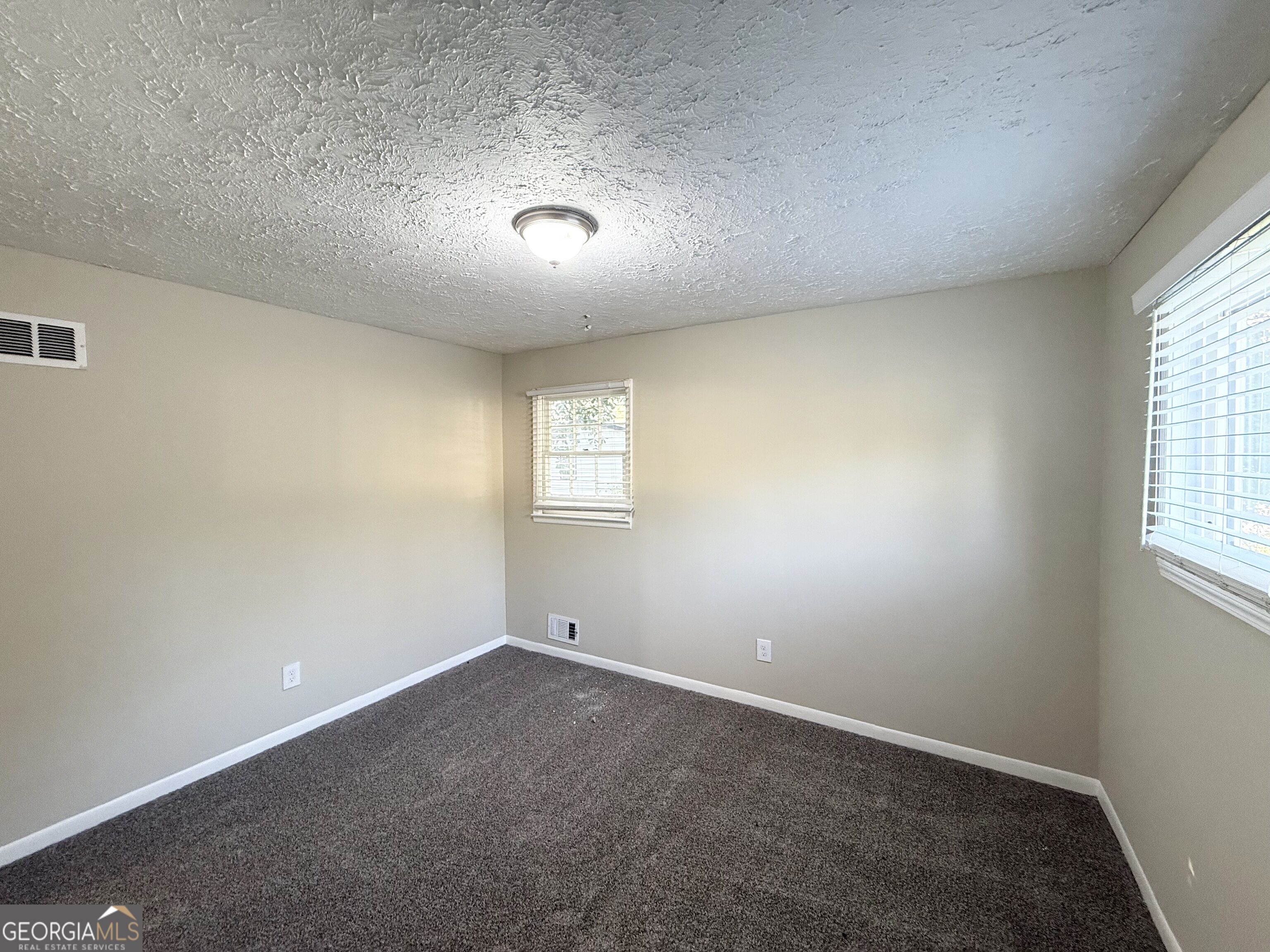 6350 Connell Road Property Photo 8