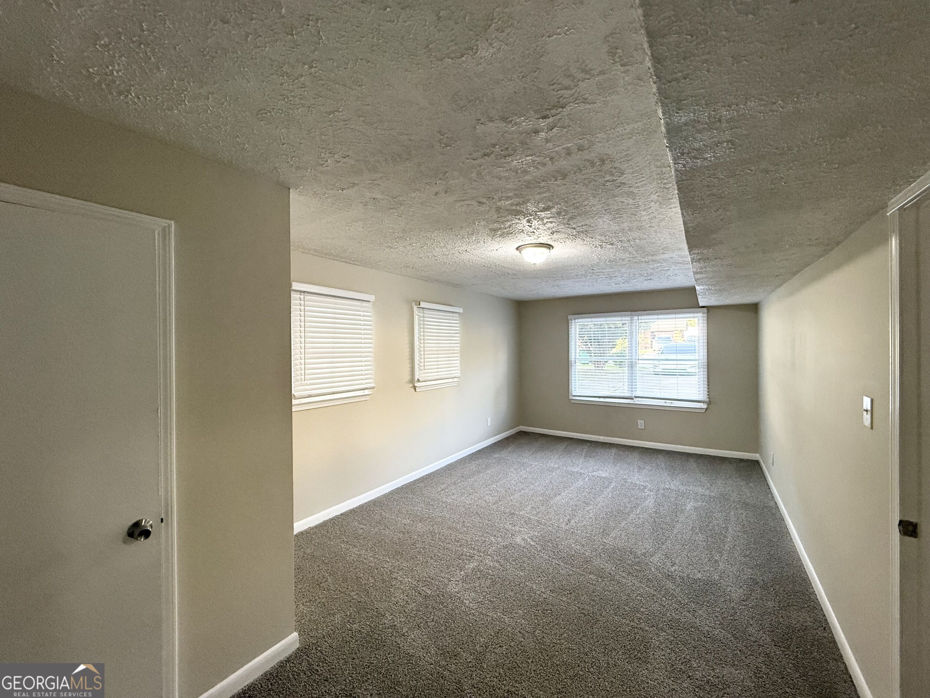 6350 Connell Road Property Photo 11