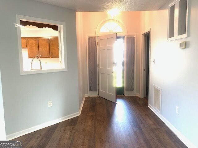 512 Shadow Moss Drive Property Photo 9
