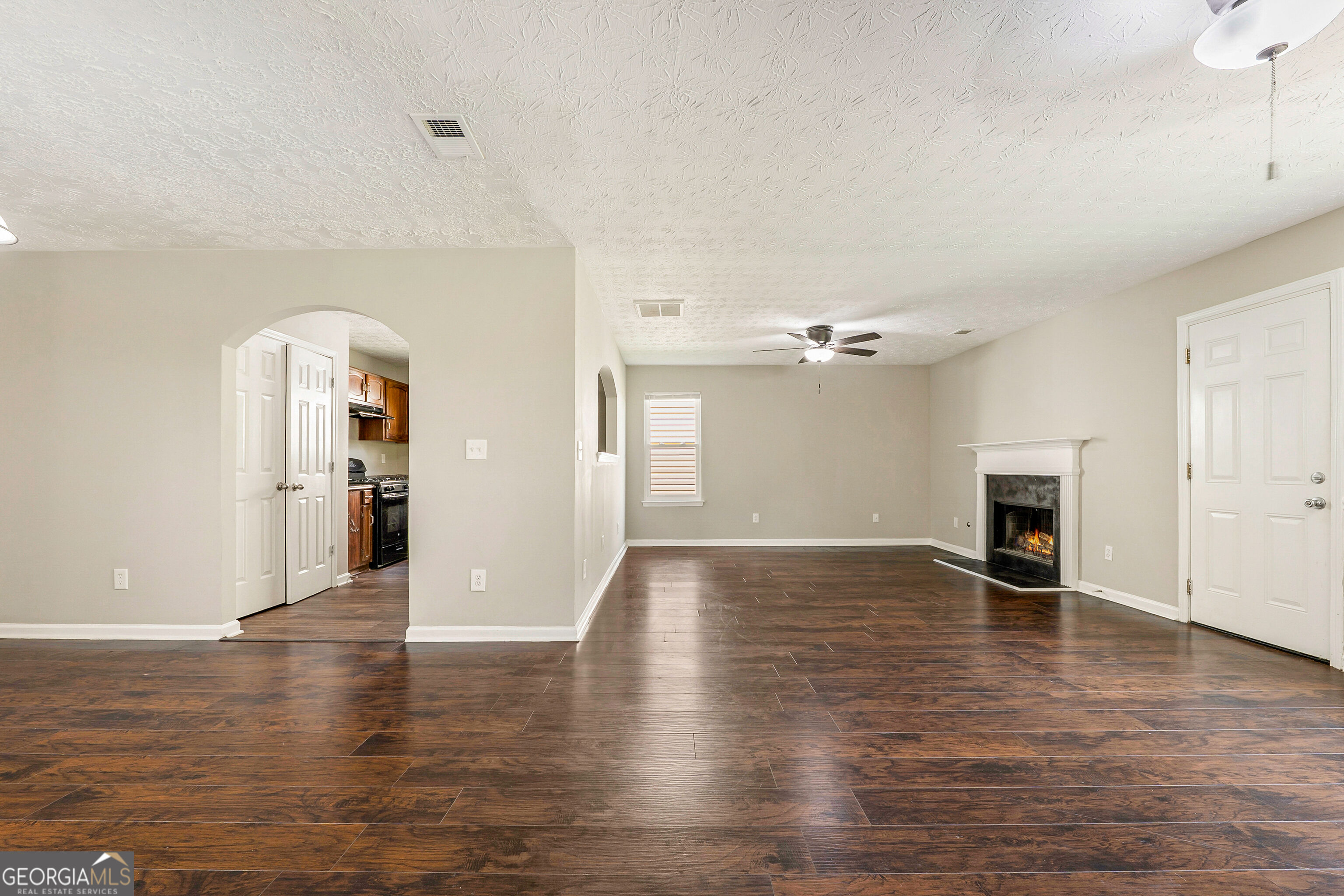 5656 One Lake Way Property Photo 9