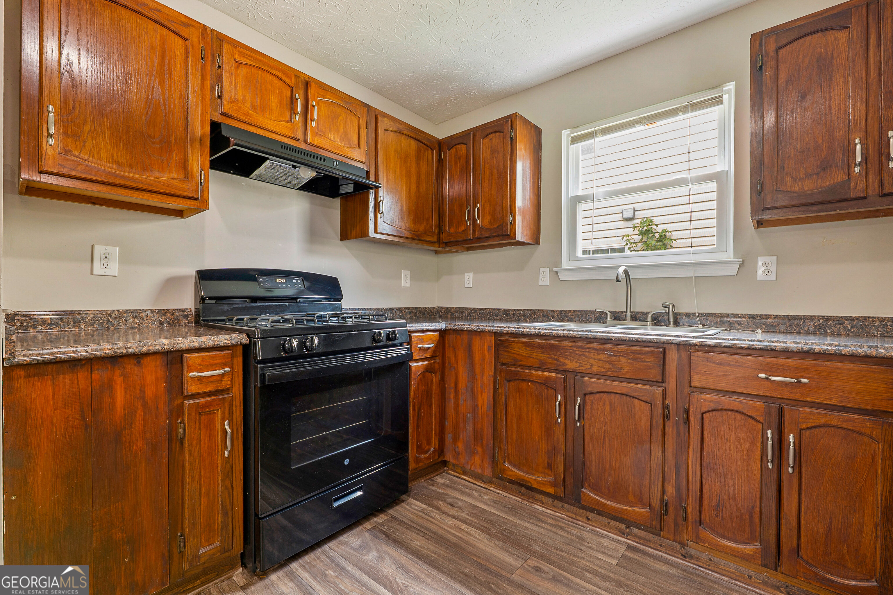 5656 One Lake Way Property Photo 11
