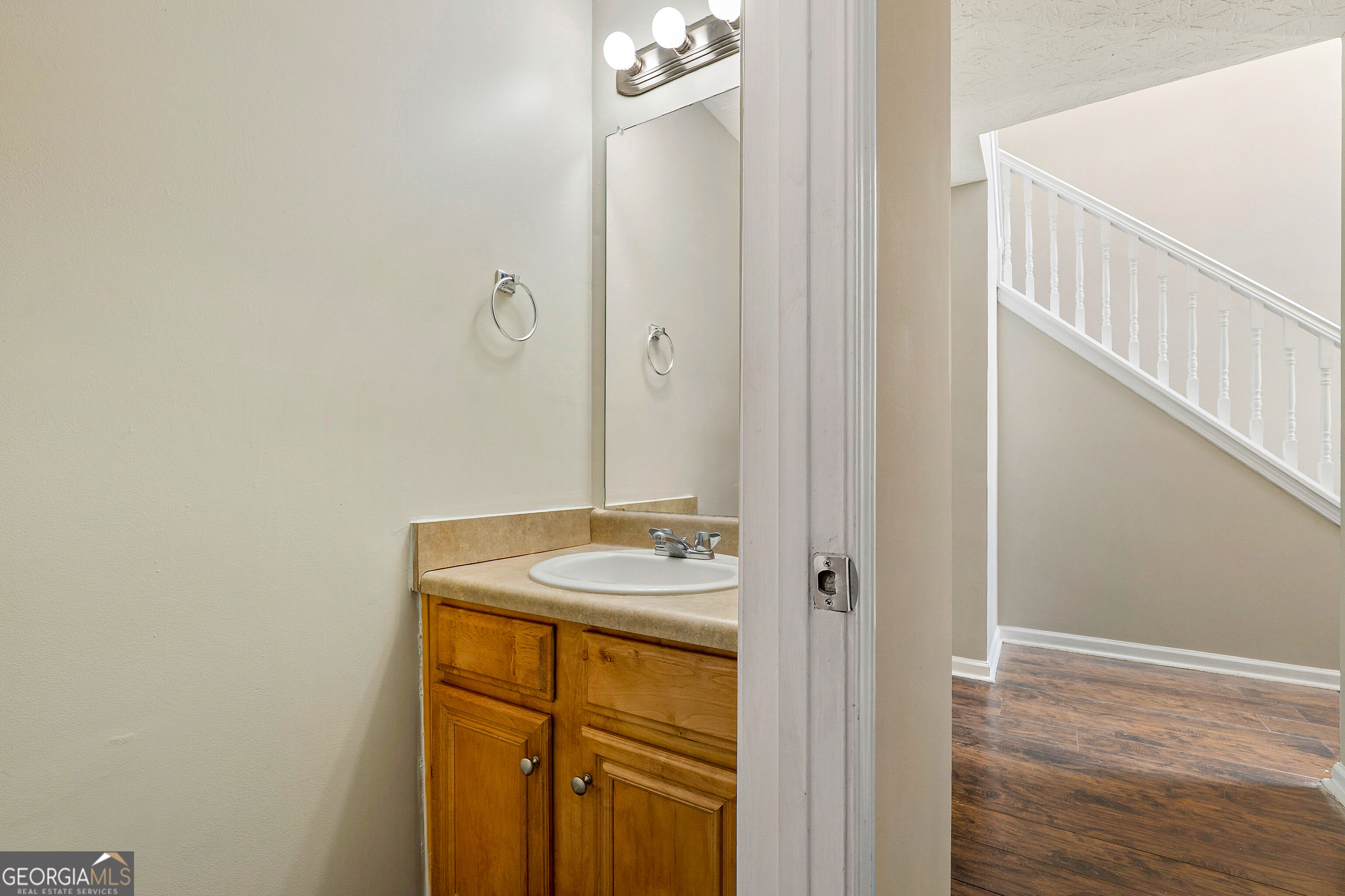 5656 One Lake Way Property Photo 13