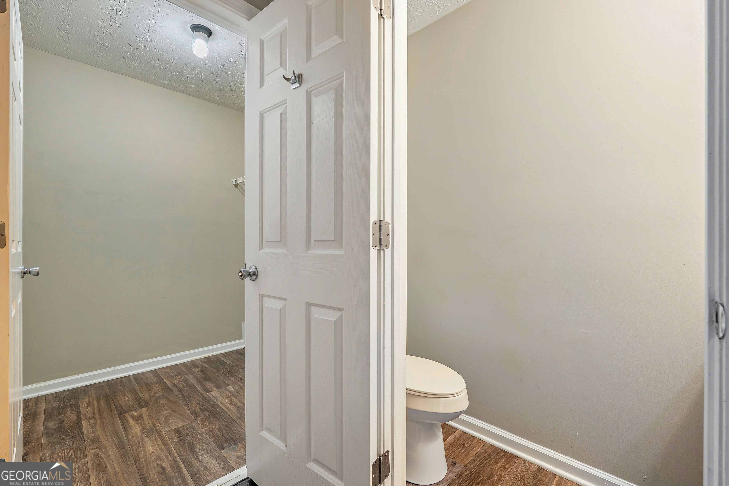 5656 One Lake Way Property Photo 14