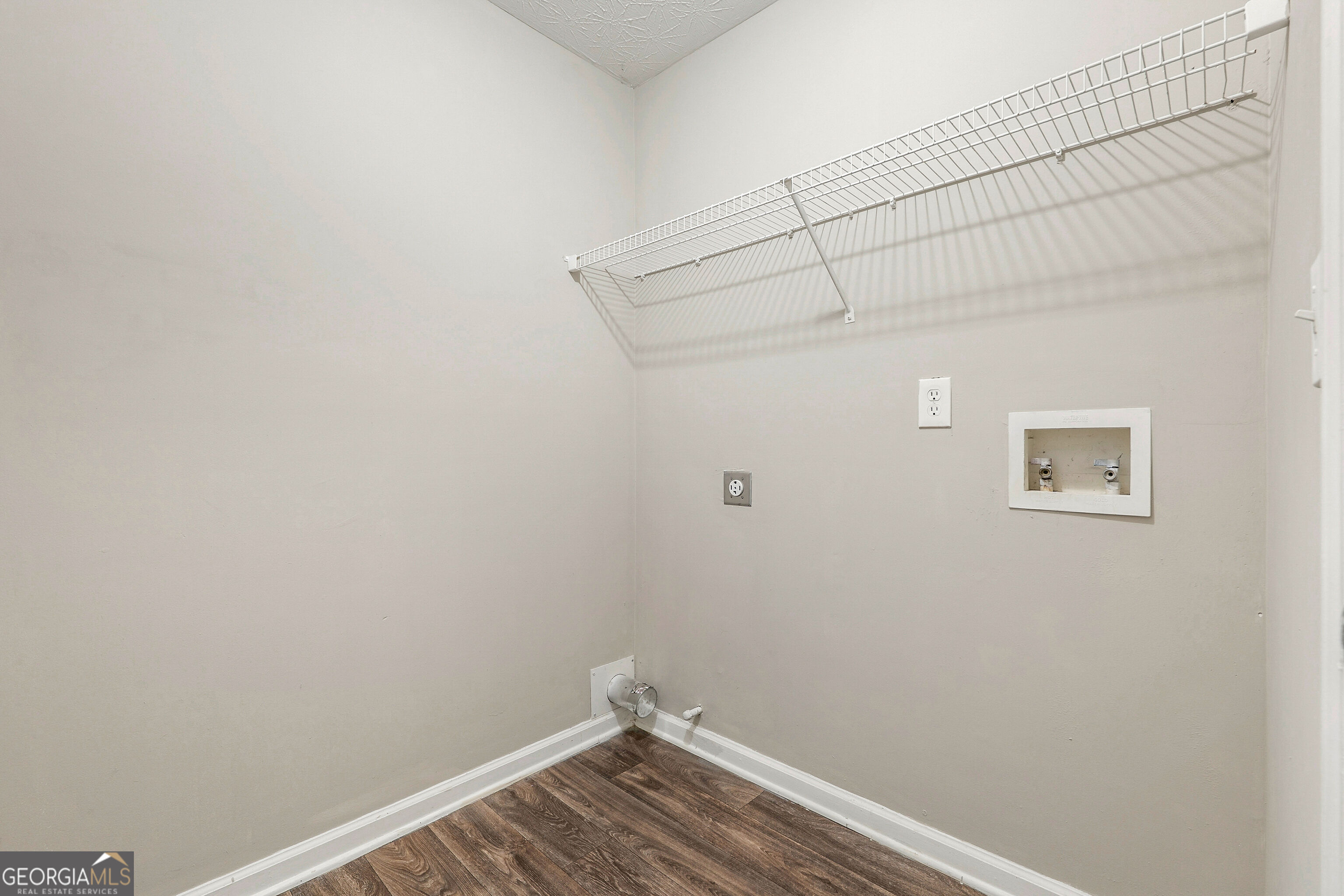 5656 One Lake Way Property Photo 15