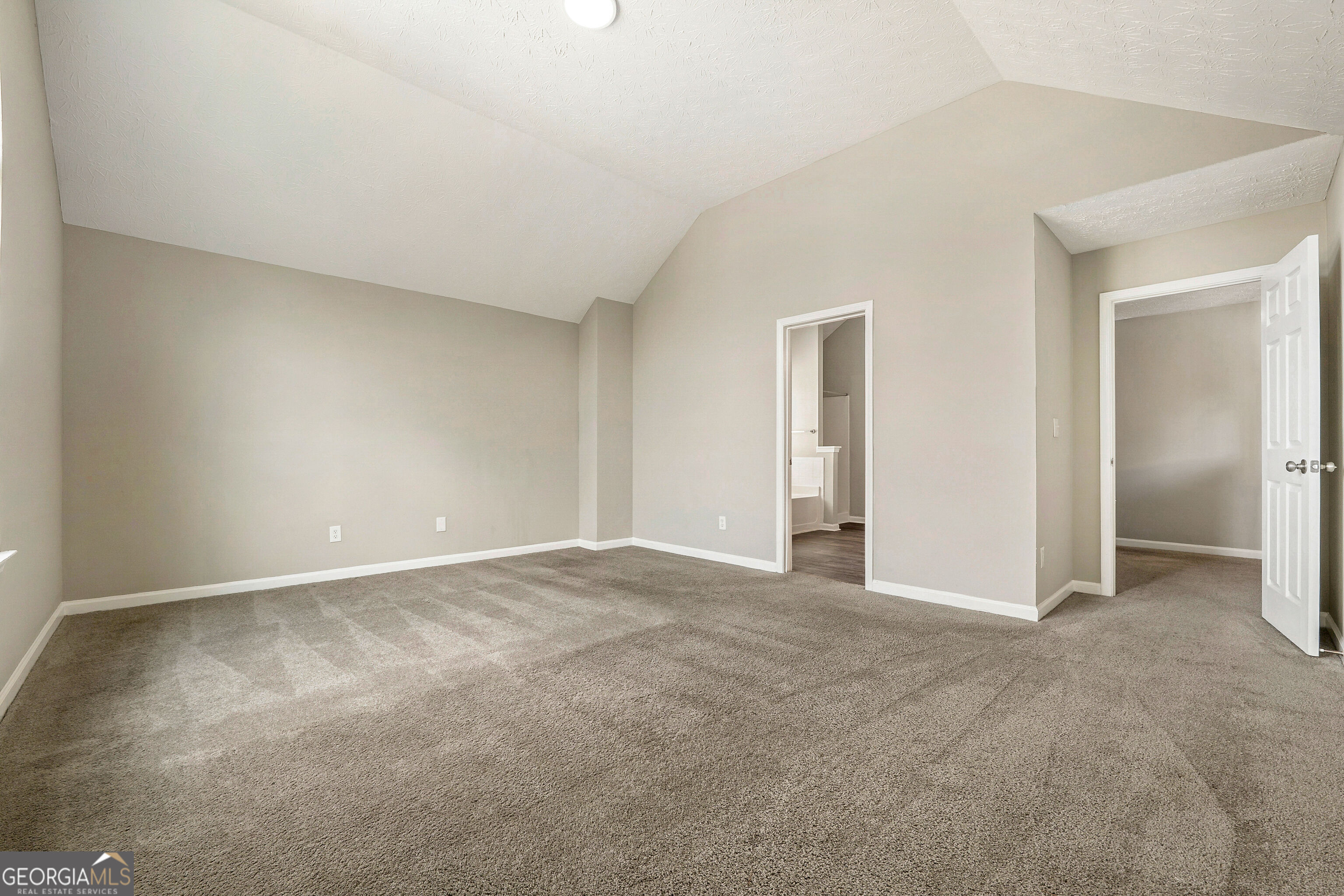 5656 One Lake Way Property Photo 17