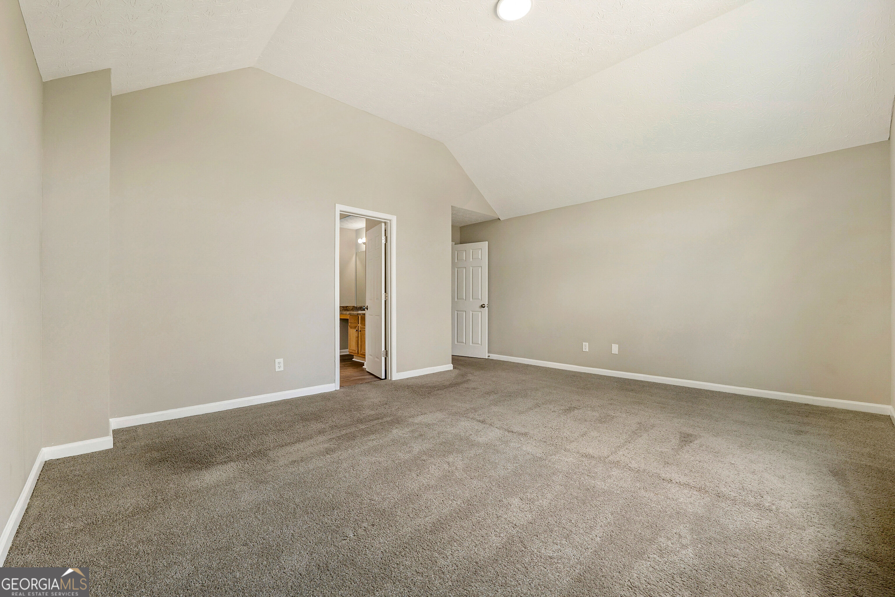5656 One Lake Way Property Photo 18