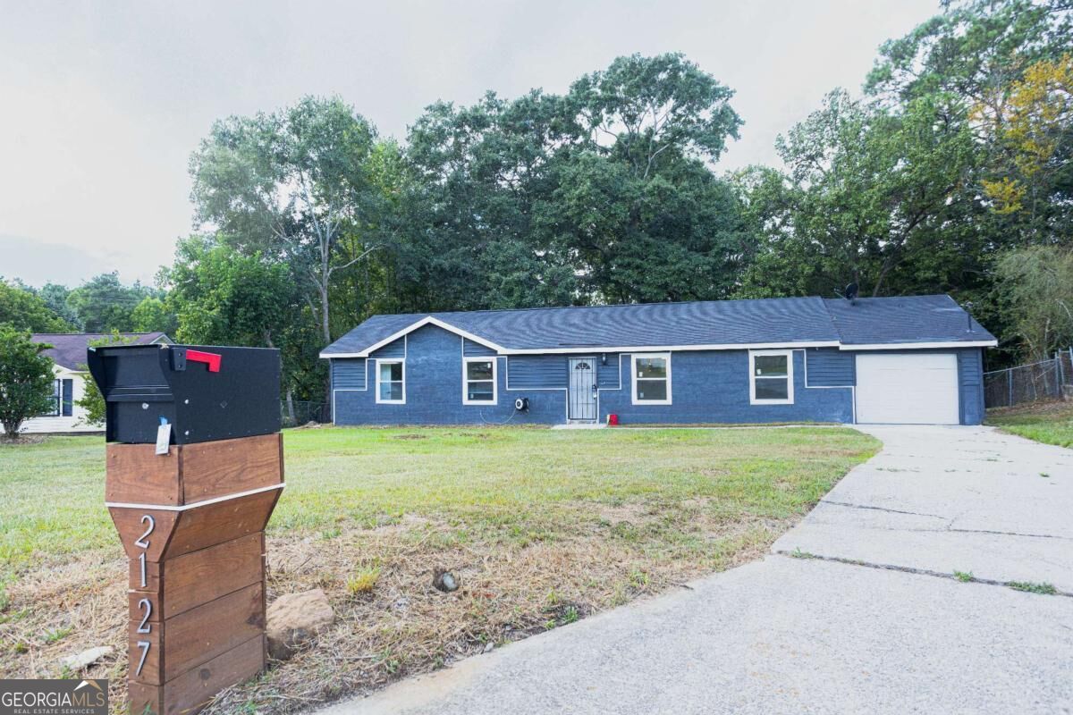 2127 Blue Creek Court Property Photo 1