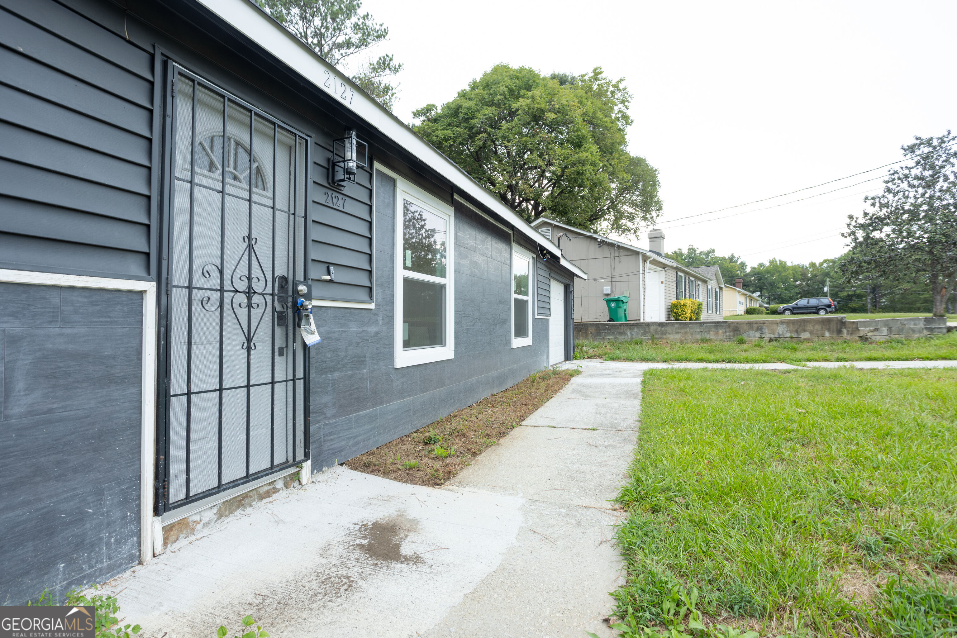 2127 Blue Creek Court Property Photo 2