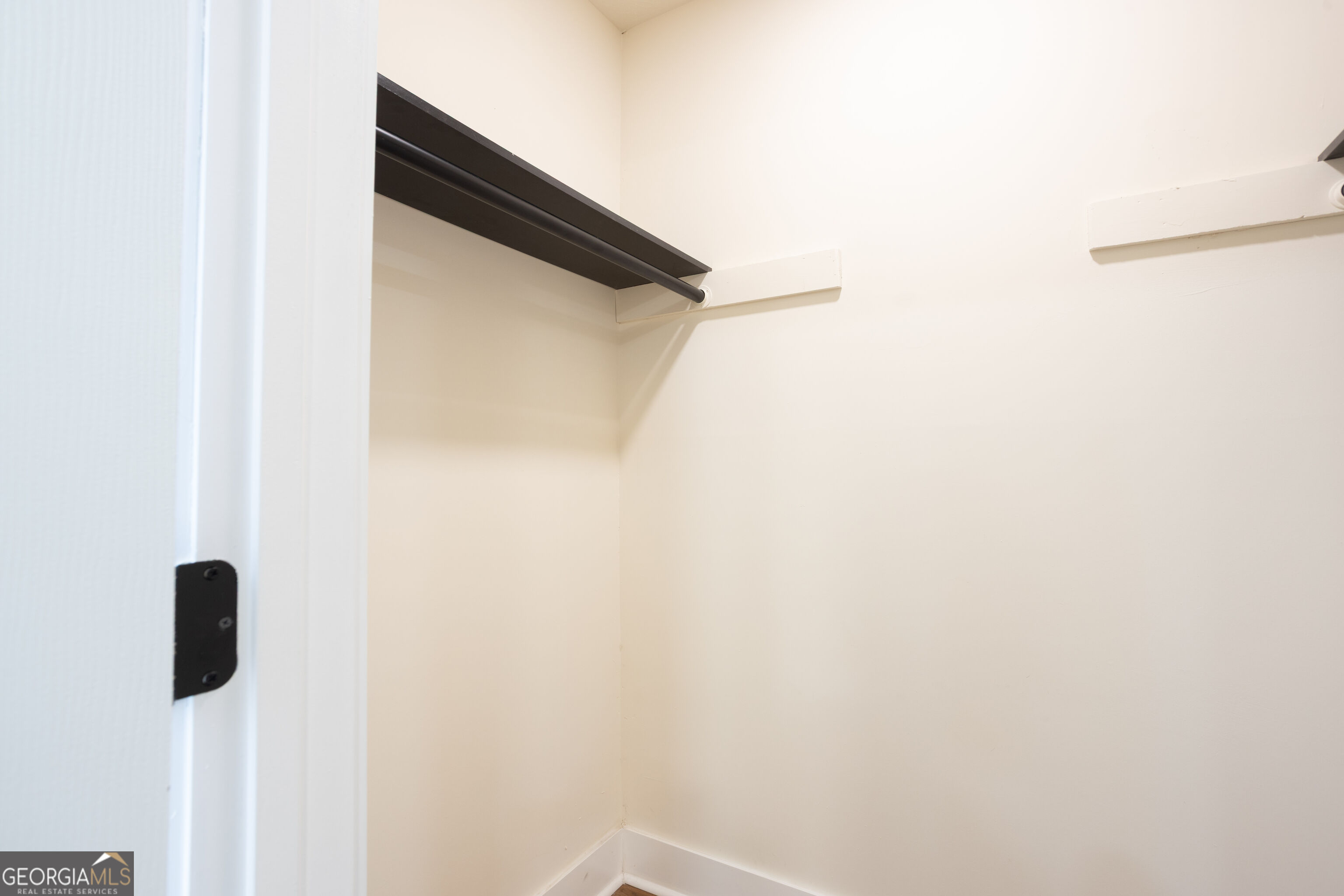 2127 Blue Creek Court Property Photo 12