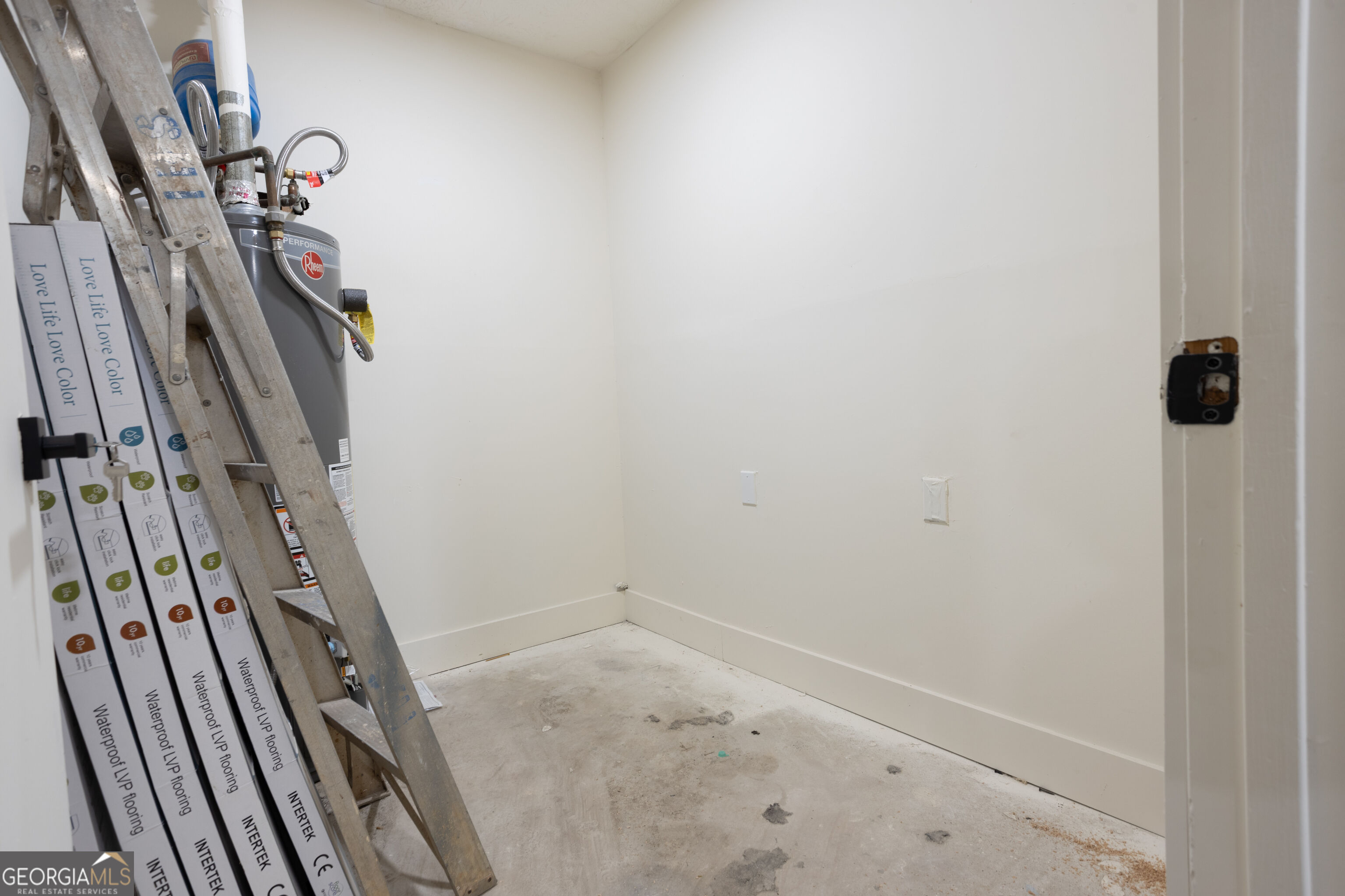 2127 Blue Creek Court Property Photo 30