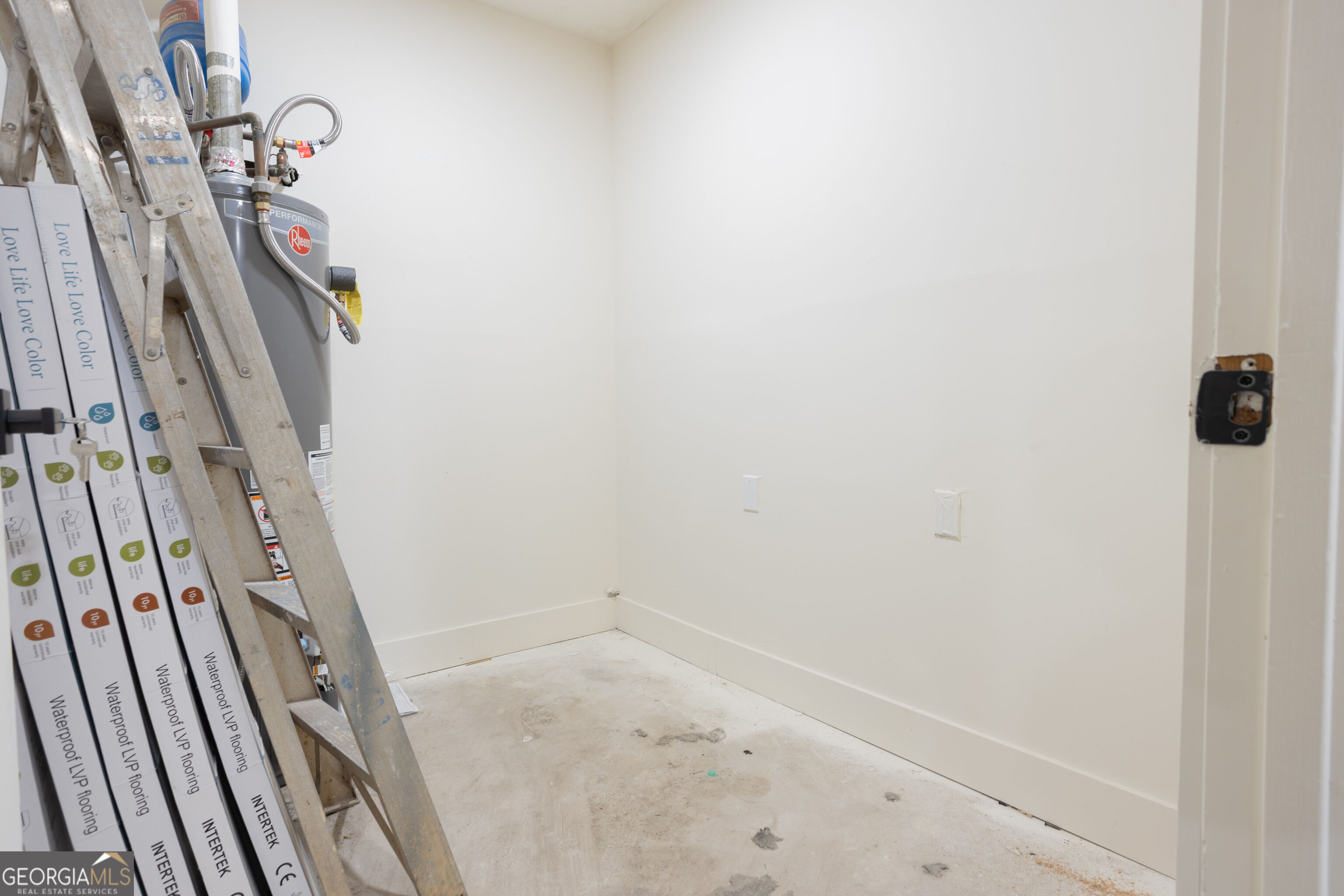 2127 Blue Creek Court Property Photo 31