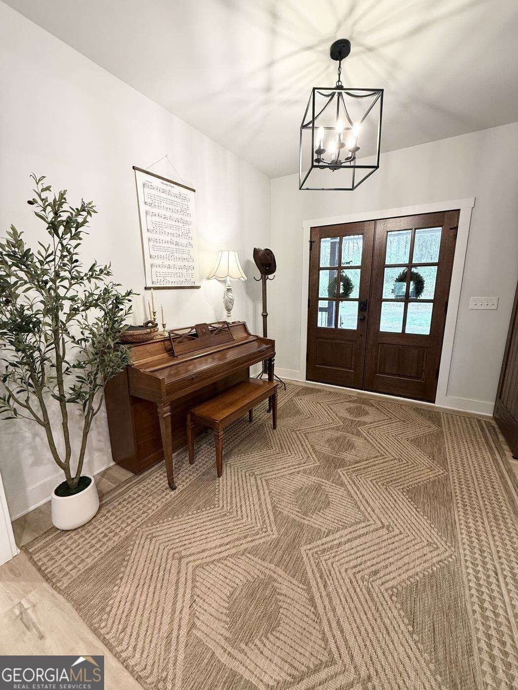 243 Sunset Circle Property Photo 3
