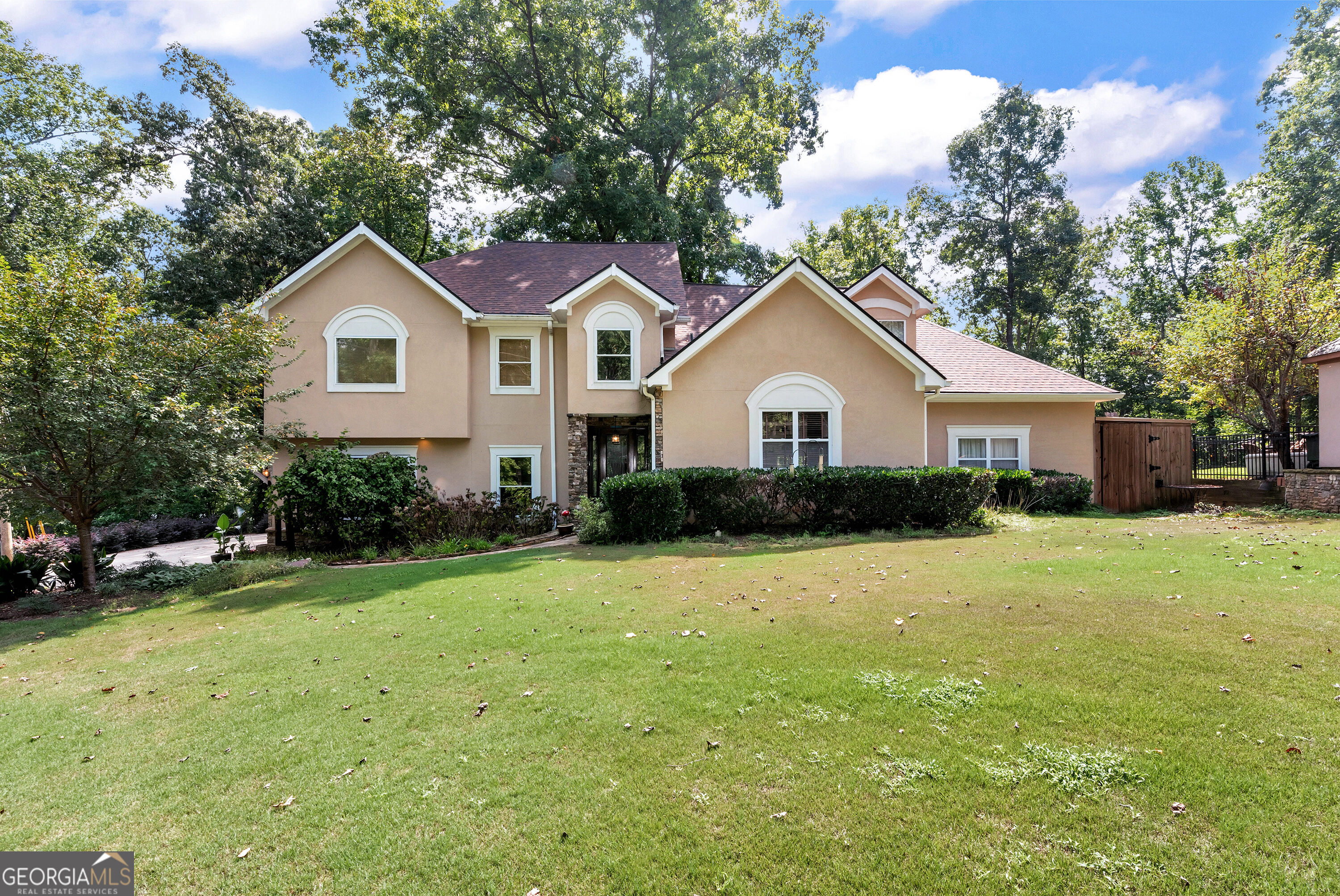 6319 Lakeview Drive Property Photo 1
