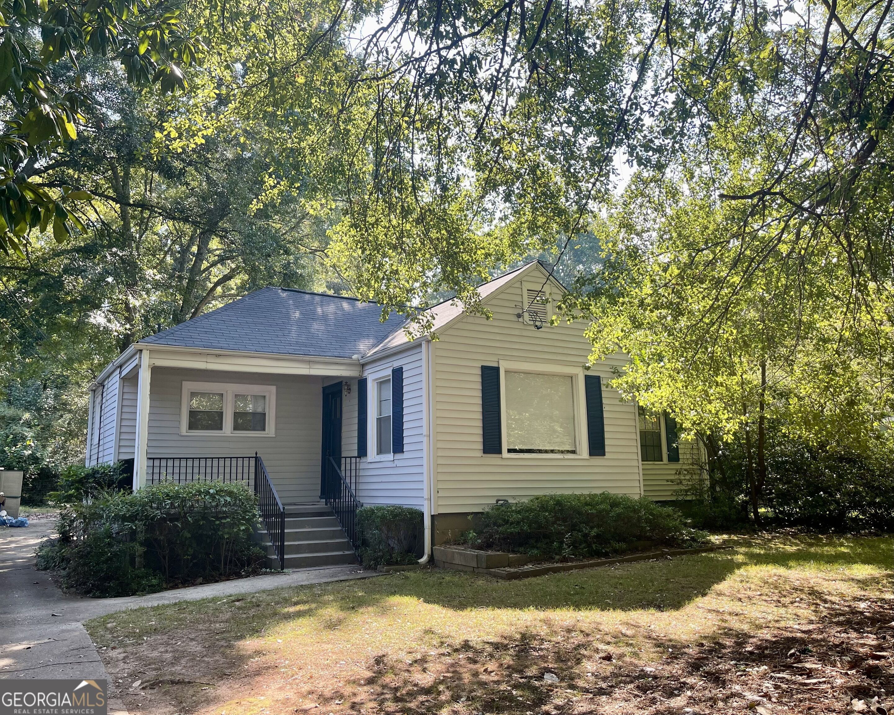 1088 Forrest Boulevard Property Photo 1
