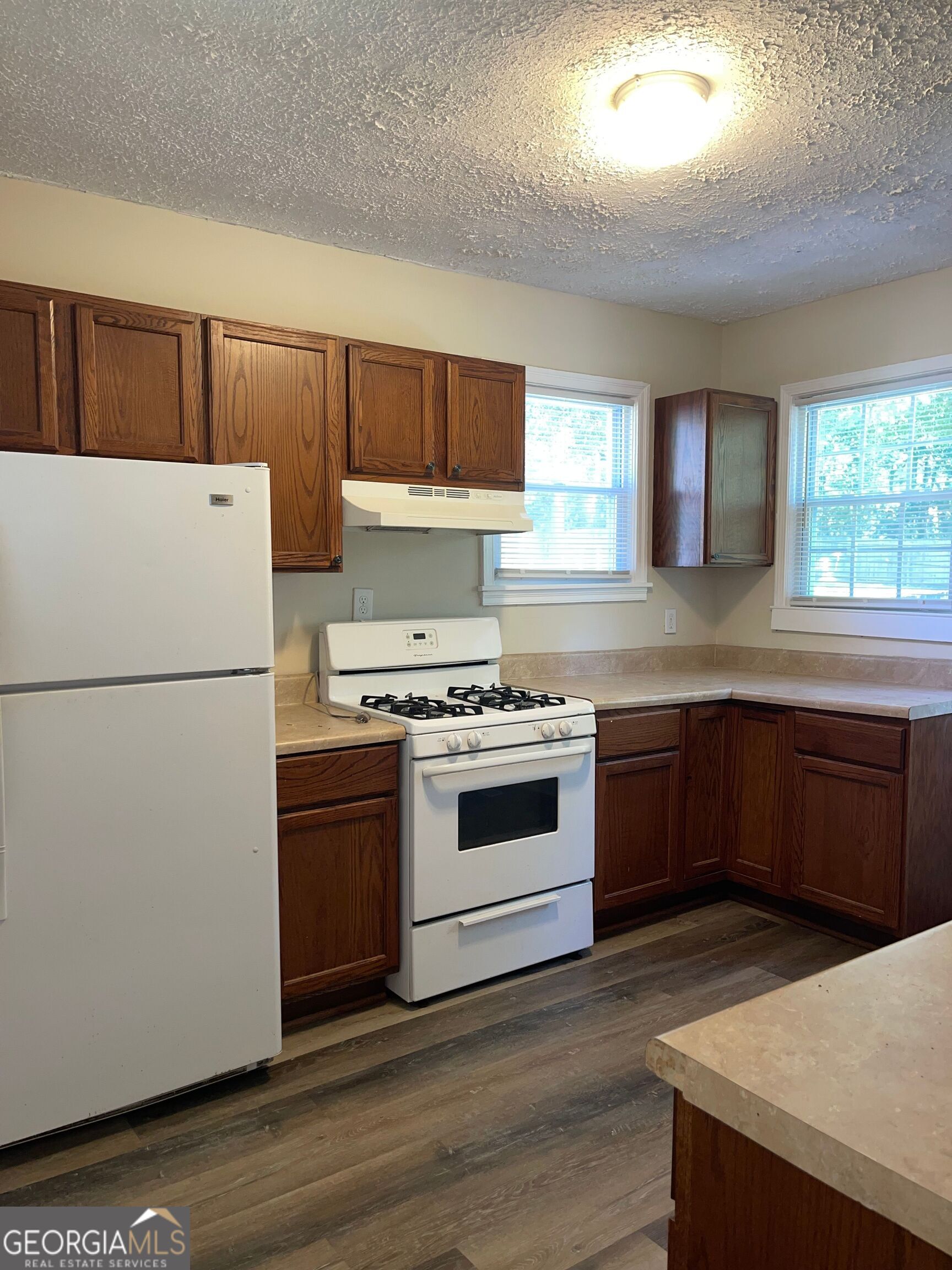 1088 Forrest Boulevard Property Photo 4