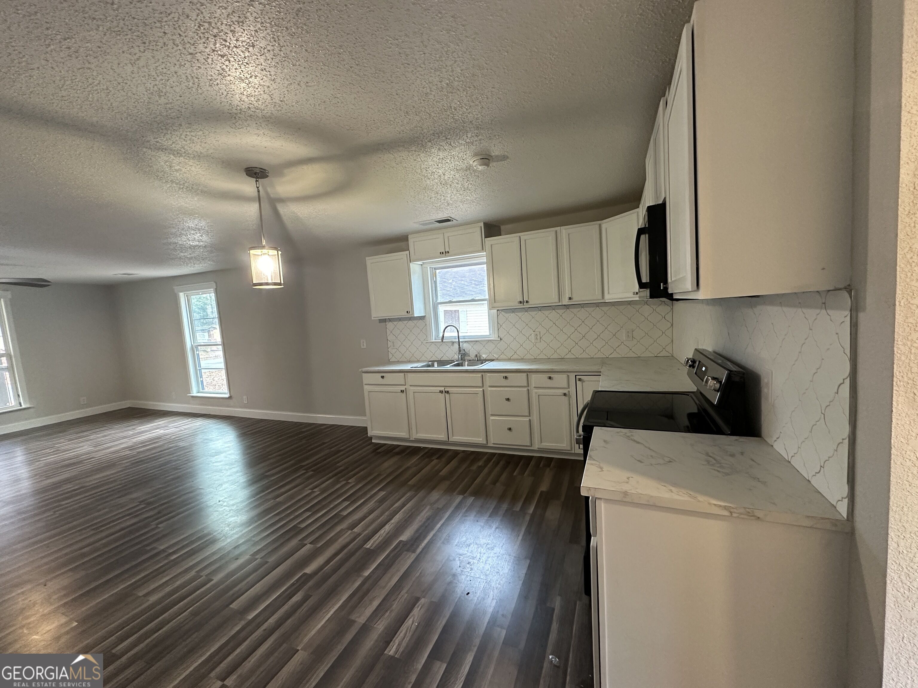 60 Edwards Street Property Photo 4