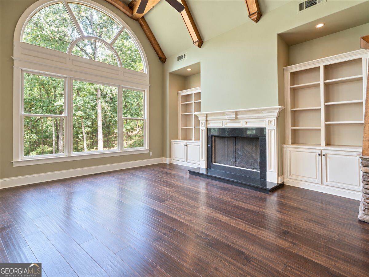 1011 Highgrove Drive Property Photo 11