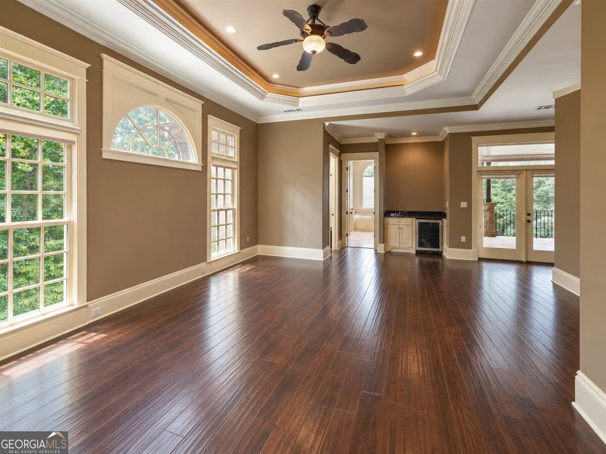1011 Highgrove Drive Property Photo 13