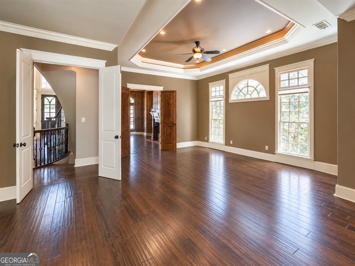 1011 Highgrove Drive Property Photo 14