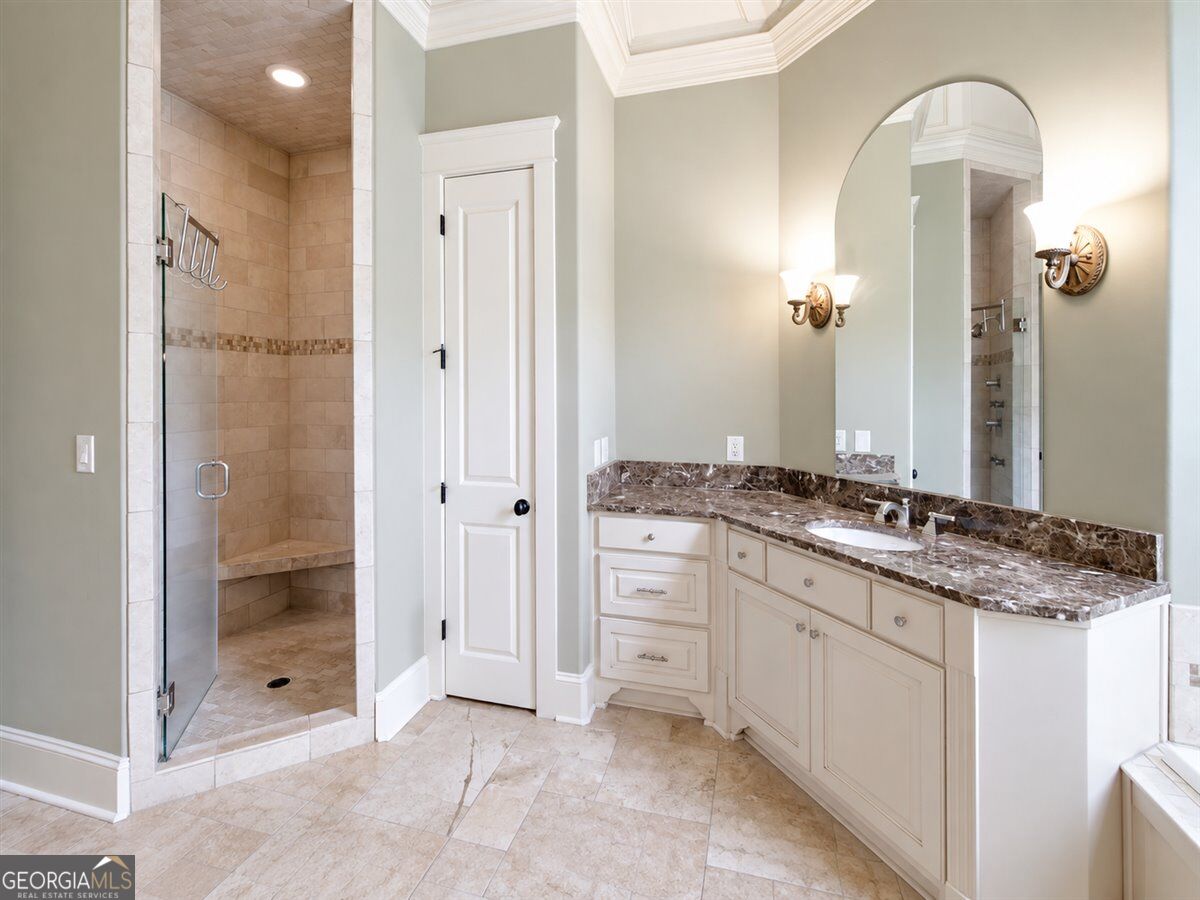 1011 Highgrove Drive Property Photo 16