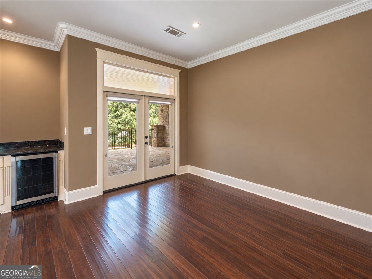 1011 Highgrove Drive Property Photo 17