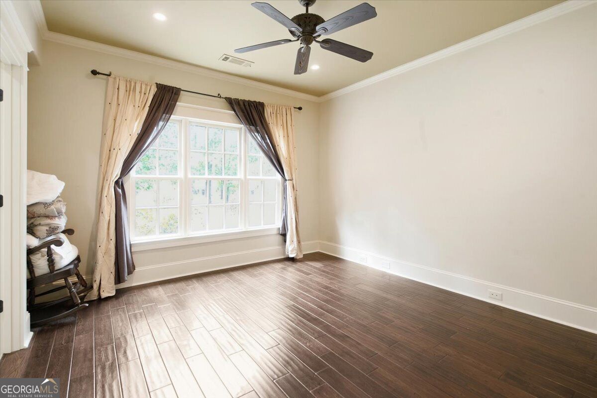 1011 Highgrove Drive Property Photo 35