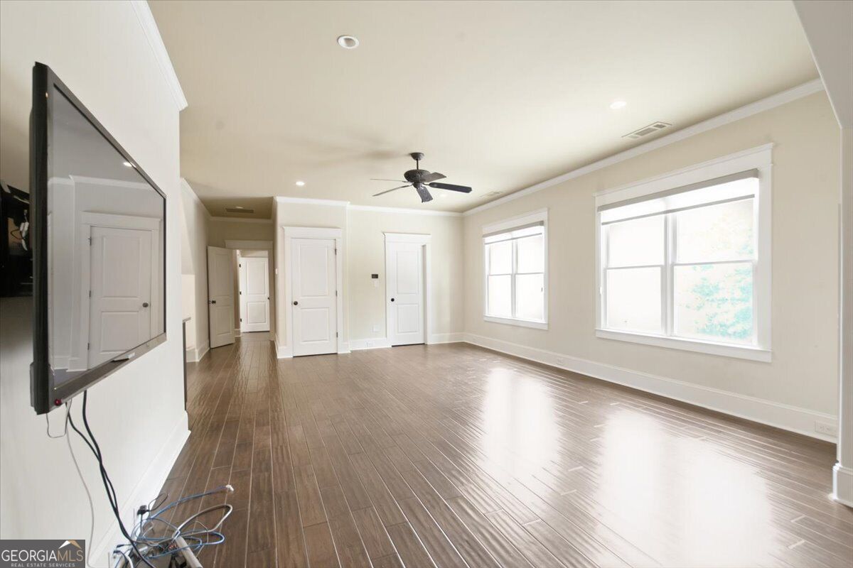 1011 Highgrove Drive Property Photo 41