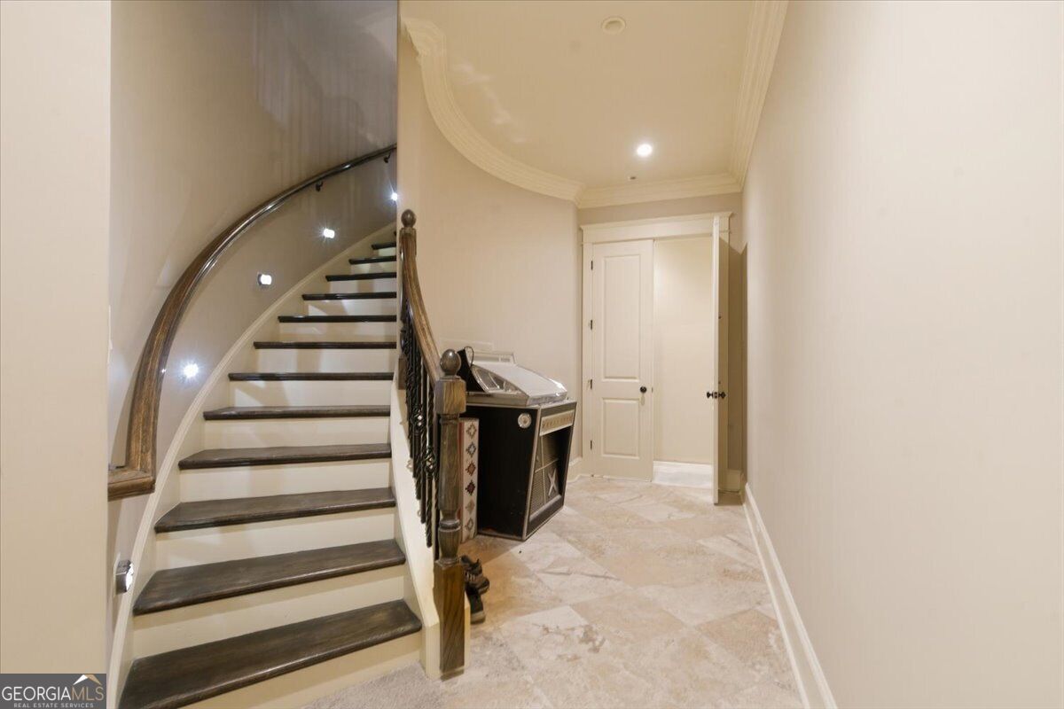 1011 Highgrove Drive Property Photo 43