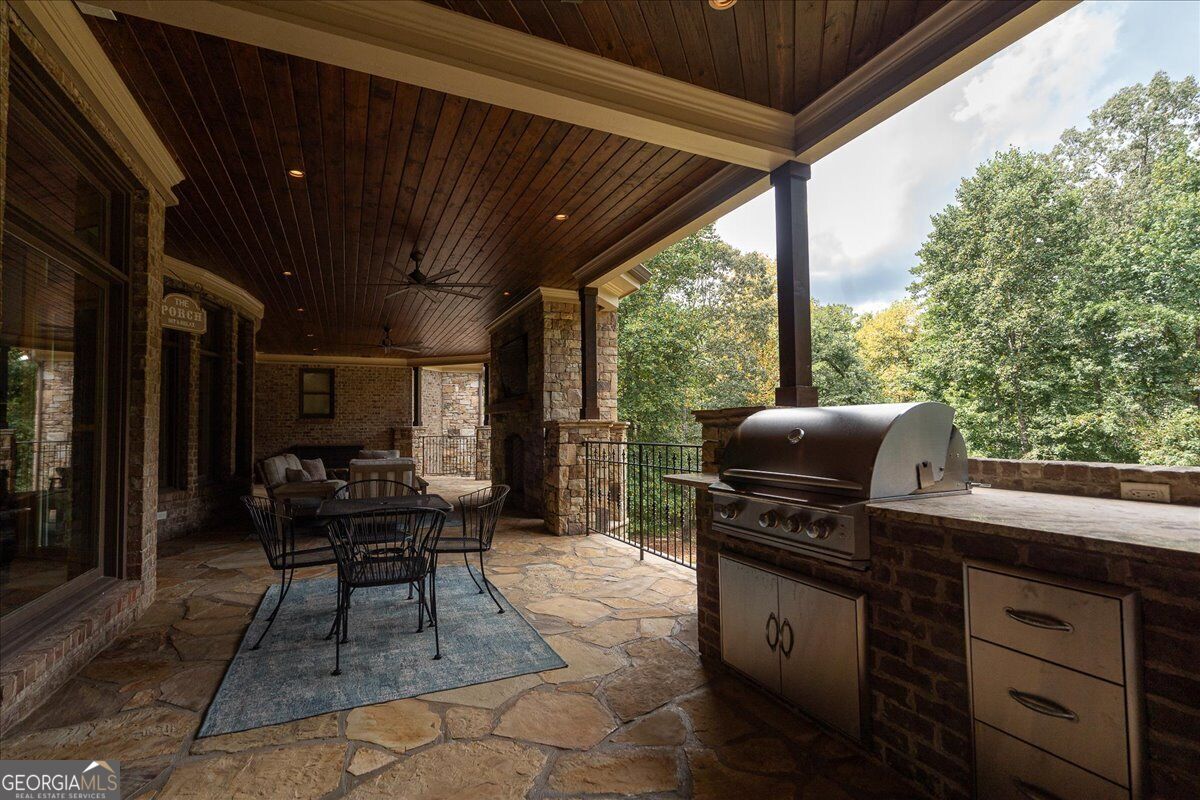 1011 Highgrove Drive Property Photo 59