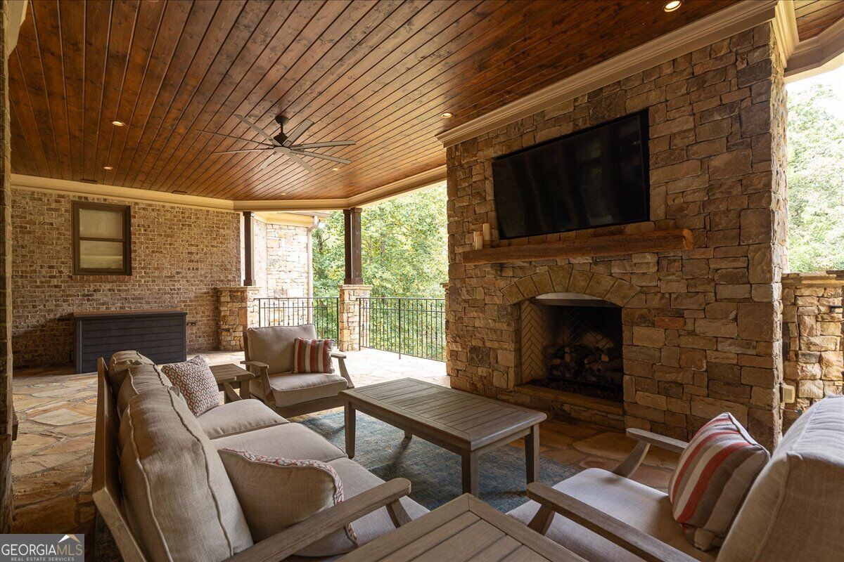 1011 Highgrove Drive Property Photo 60