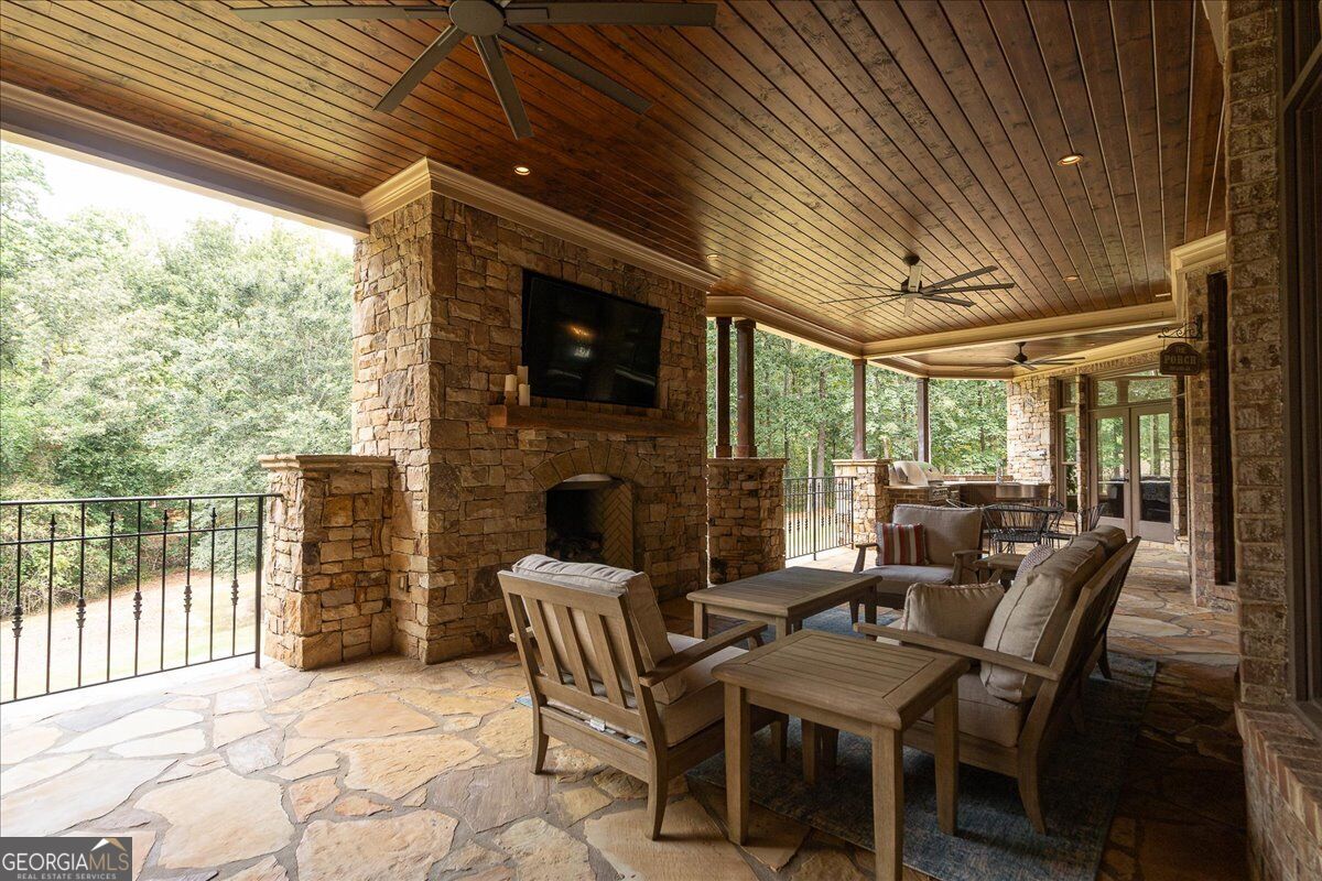 1011 Highgrove Drive Property Photo 63