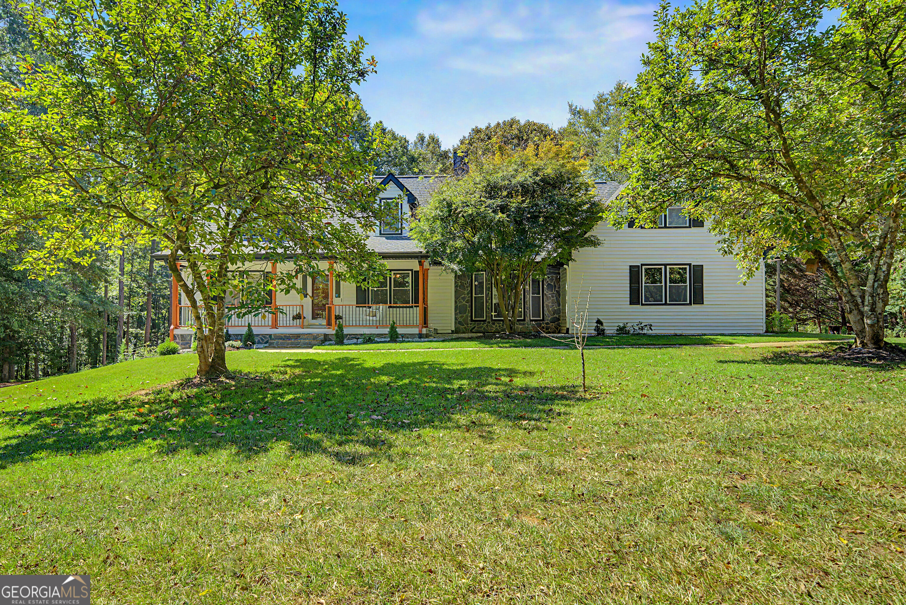 330 Laurelwood Drive Property Photo 2
